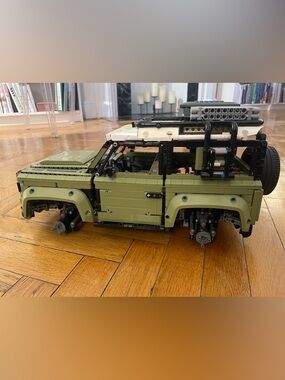 Lego Technic Land Rover Defender 4X4 Off-Road Buildable SUV